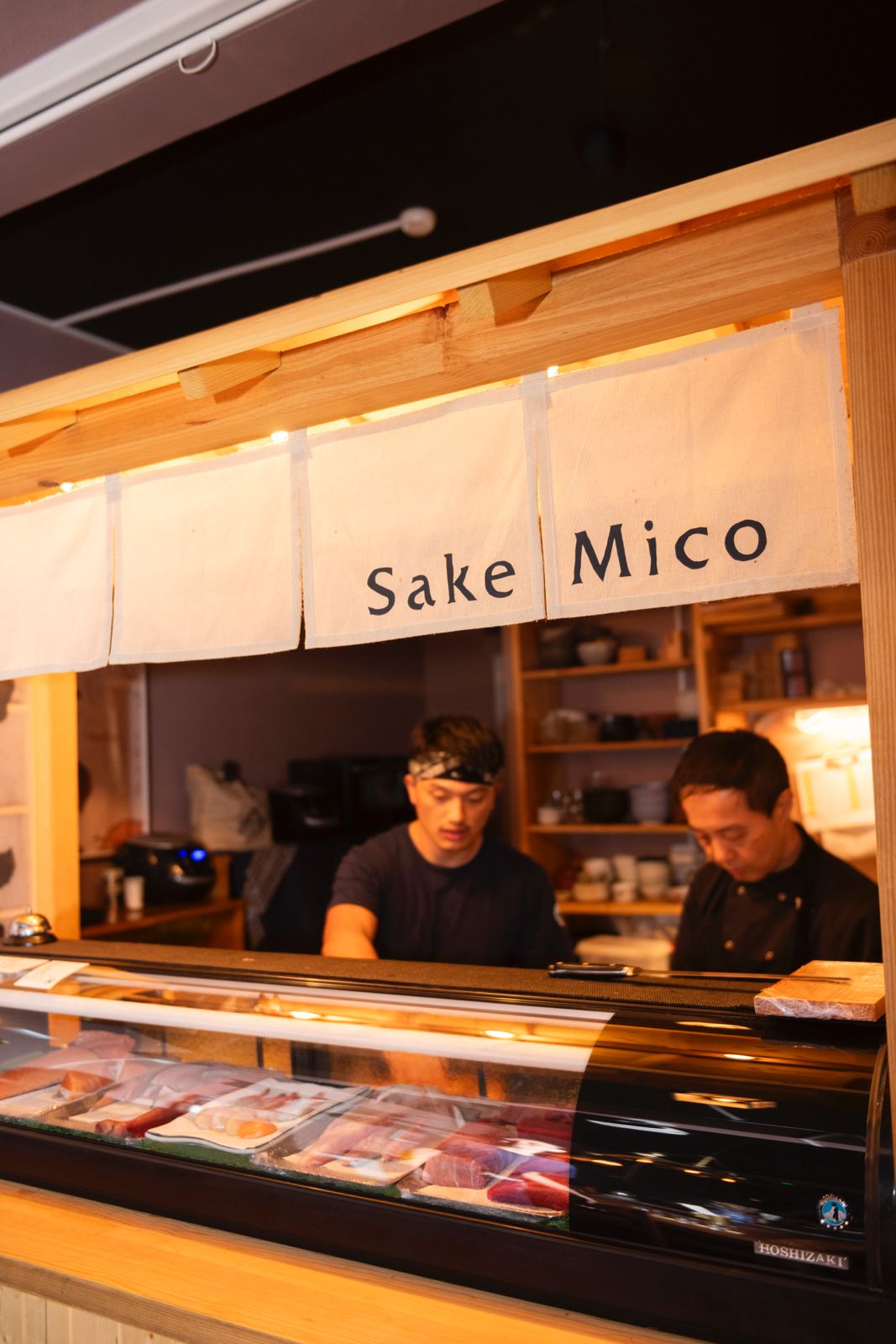 Sakemico sushi counter